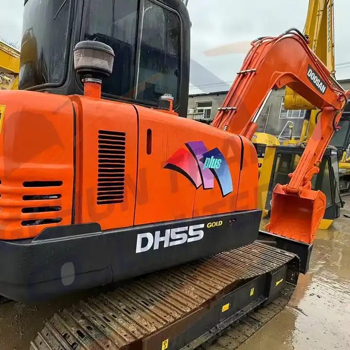 Mini 5ton Used Excavator Doosan DH55 with nice condition Korea low working hour multifunction crawler excavator Doosan DH55 - Экскаватор: фото 1 Mini 5ton Used Excavator Doosan DH55 with nice condition Korea low working hour multifunction crawler excavator Doosan DH55 - Экскаватор: фото 1