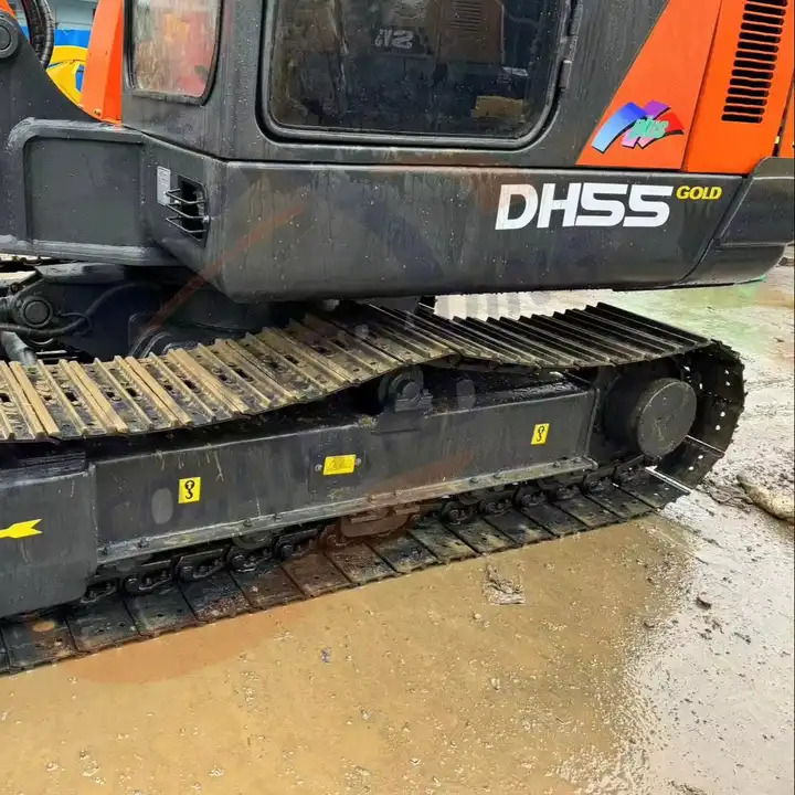 Mini 5ton Used Excavator Doosan DH55 with nice condition Korea low working hour multifunction crawler excavator Doosan DH55 - Экскаватор: фото 3 Mini 5ton Used Excavator Doosan DH55 with nice condition Korea low working hour multifunction crawler excavator Doosan DH55 - Экскаватор: фото 3