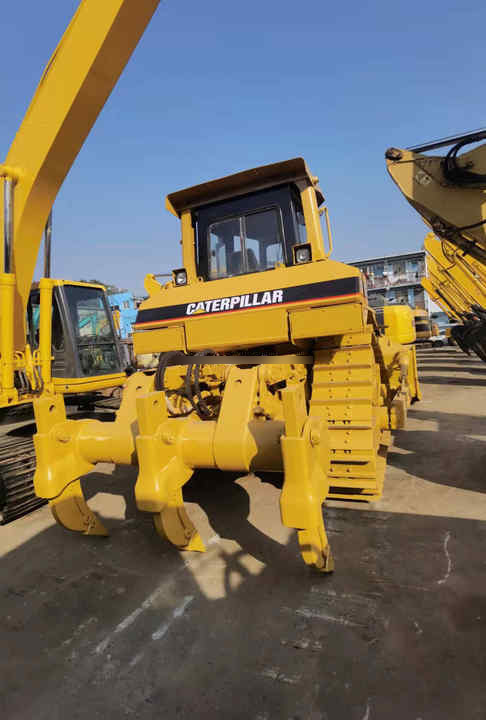 Used Cat Caterpillar D7r Bulldozer Japan Original Cheap Price Small Crawler Bulldozer D7r with good condition on Sale - Бульдозер: фото 5 Used Cat Caterpillar D7r Bulldozer Japan Original Cheap Price Small Crawler Bulldozer D7r with good condition on Sale - Бульдозер: фото 5