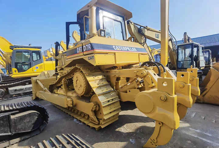 Used Cat Caterpillar D7r Bulldozer Japan Original Cheap Price Small Crawler Bulldozer D7r with good condition on Sale - Бульдозер: фото 4 Used Cat Caterpillar D7r Bulldozer Japan Original Cheap Price Small Crawler Bulldozer D7r with good condition on Sale - Бульдозер: фото 4