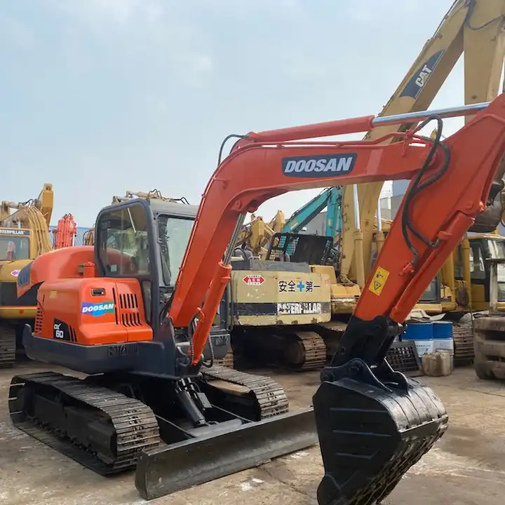 Used Doosan 6ton dx60 dx55 dx75 excavator made in Korea - Гусеничный экскаватор: фото 1 Used Doosan 6ton dx60 dx55 dx75 excavator made in Korea - Гусеничный экскаватор: фото 1