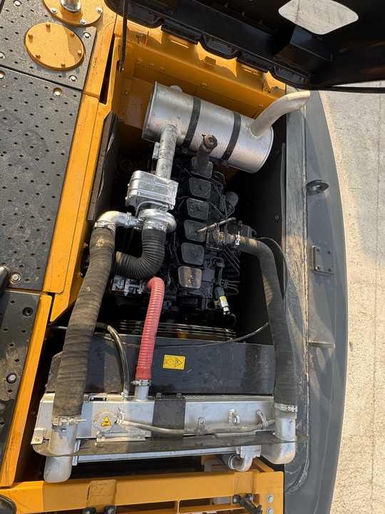 Used HYUNDAI ROBEX 220LC-9S Second Hand High Quality Low Price for Sale - Гусеничный экскаватор: фото 5 Used HYUNDAI ROBEX 220LC-9S Second Hand High Quality Low Price for Sale - Гусеничный экскаватор: фото 5