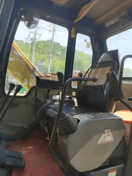 Used Japan Original Secondhand Komatsu PC56-7 PC60-8 PC70-8 Mini Digger Crawler Excavator - Экскаватор: фото 3 Used Japan Original Secondhand Komatsu PC56-7 PC60-8 PC70-8 Mini Digger Crawler Excavator - Экскаватор: фото 3