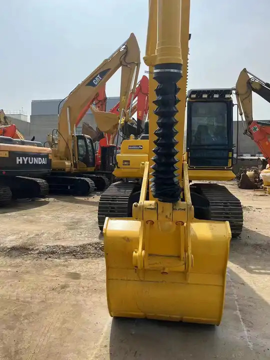 Used Komatsu Pc200-8 Excavator Used Japan Original Komatsu 220 200 Excavator Pc220-8 Excavator Available - Экскаватор: фото 5 Used Komatsu Pc200-8 Excavator Used Japan Original Komatsu 220 200 Excavator Pc220-8 Excavator Available - Экскаватор: фото 5