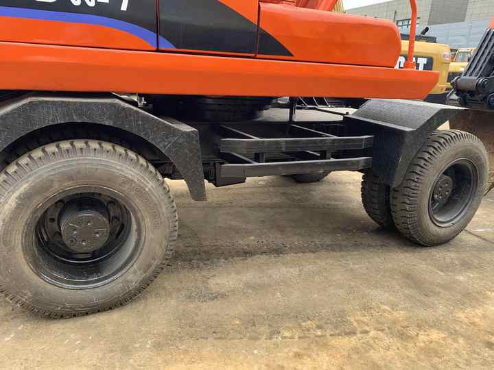 Used excavator doosan dh150 excavators machinery doosan dx60 dx80 dx75 dx225 Good Condition Low price - Гусеничный экскаватор: фото 3 Used excavator doosan dh150 excavators machinery doosan dx60 dx80 dx75 dx225 Good Condition Low price - Гусеничный экскаватор: фото 3