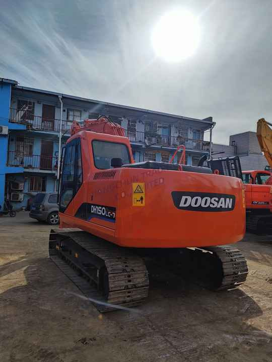 Used excavator doosan dh150 excavators machinery doosan dx60 dx80 dx75 dx225 Good Condition Low price wheel excavator - Гусеничный экскаватор: фото 2 Used excavator doosan dh150 excavators machinery doosan dx60 dx80 dx75 dx225 Good Condition Low price wheel excavator - Гусеничный экскаватор: фото 2
