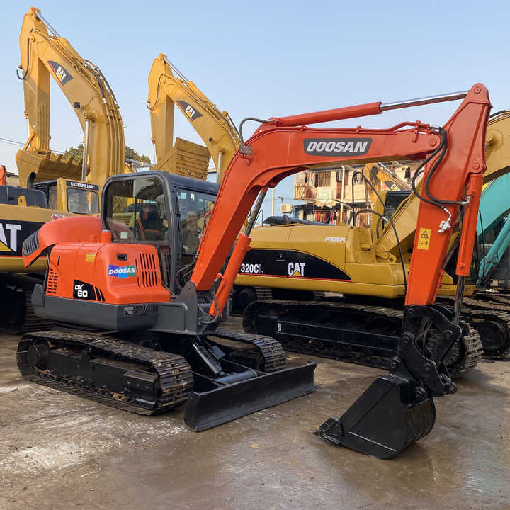 Used excavator doosan dx60 excavators earth-moving machinery doosan dx60 dx80 dx75 dx225 dh60 dh60-7 excavator - Гусеничный экскаватор: фото 1 Used excavator doosan dx60 excavators earth-moving machinery doosan dx60 dx80 dx75 dx225 dh60 dh60-7 excavator - Гусеничный экскаватор: фото 1