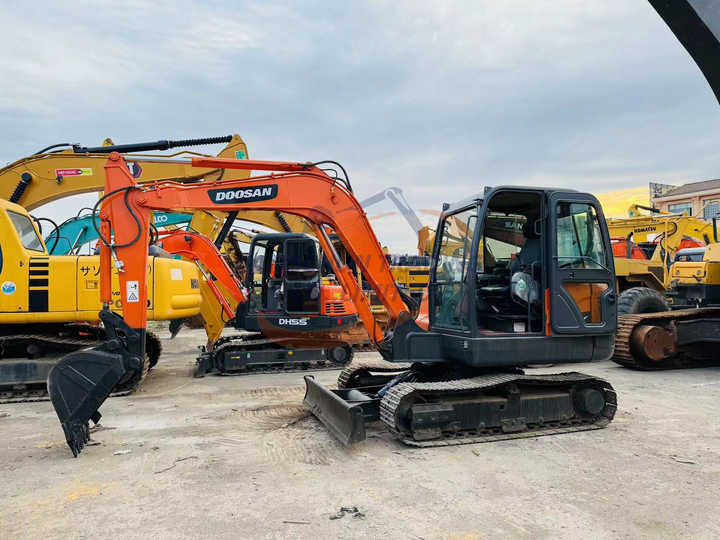 Used excavator doosan dx60 excavators earth-moving machinery doosan dx60 dx80 dx75 dx225 dh60 dh60-7for sale - Гусеничный экскаватор: фото 3 Used excavator doosan dx60 excavators earth-moving machinery doosan dx60 dx80 dx75 dx225 dh60 dh60-7for sale - Гусеничный экскаватор: фото 3