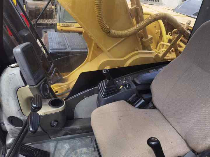 Used komatsu PC 56-7 Pc60-7 Crawler Excavator 6 Ton Excavator In Shanghai China For Sale PC 60 60-7 PC60 PC78 Nice excavator - Гусеничный экскаватор: фото 5 Used komatsu PC 56-7 Pc60-7 Crawler Excavator 6 Ton Excavator In Shanghai China For Sale PC 60 60-7 PC60 PC78 Nice excavator - Гусеничный экскаватор: фото 5