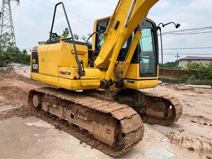 Used komatsu medium excavator PC130-7 /KOMATSU 130-7/ used japanese komatsu excavator 13 ton for sale - Гусеничный экскаватор: фото 5 Used komatsu medium excavator PC130-7 /KOMATSU 130-7/ used japanese komatsu excavator 13 ton for sale - Гусеничный экскаватор: фото 5