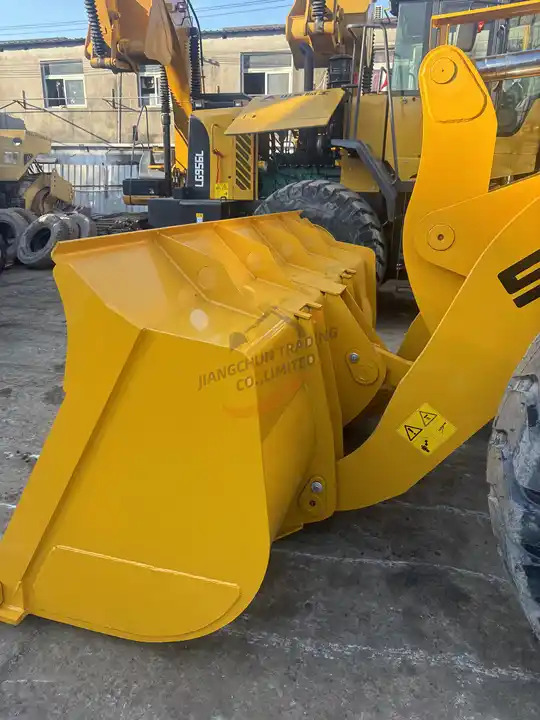 Used original China heavy duty hydraulic tractor loader SDLG 956L L956F 956l in low price - Колёсный погрузчик: фото 4 Used original China heavy duty hydraulic tractor loader SDLG 956L L956F 956l in low price - Колёсный погрузчик: фото 4