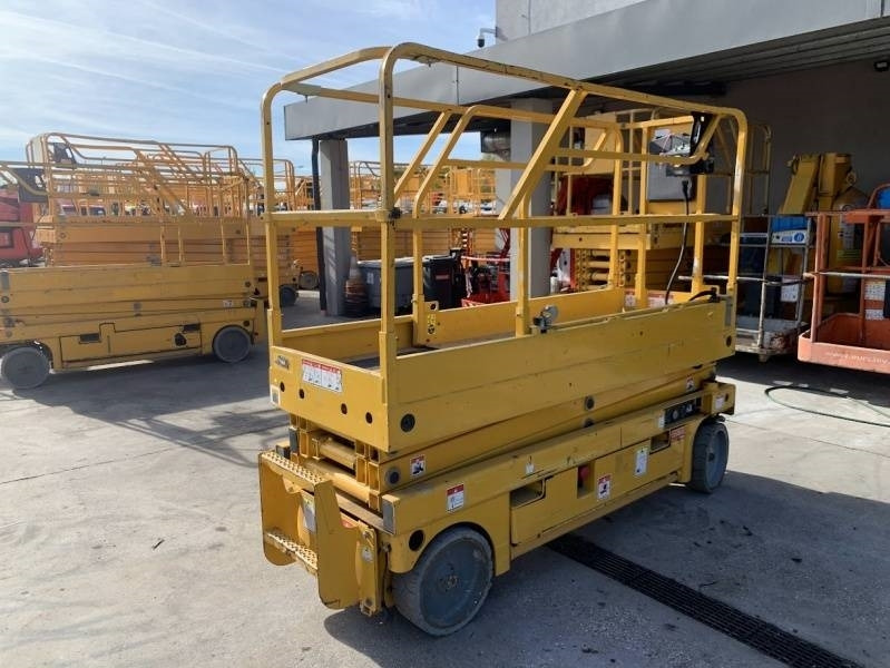 Haulotte Compact 8 - 8m, electric - Ножничный подъемник: фото 2 Haulotte Compact 8 - 8m, electric - Ножничный подъемник: фото 2