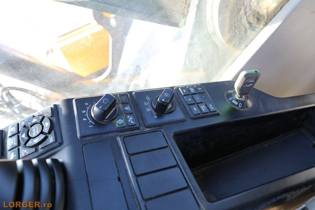 Гусеничный экскаватор Volvo EC 300 EL: фото 17 Гусеничный экскаватор Volvo EC 300 EL: фото 17