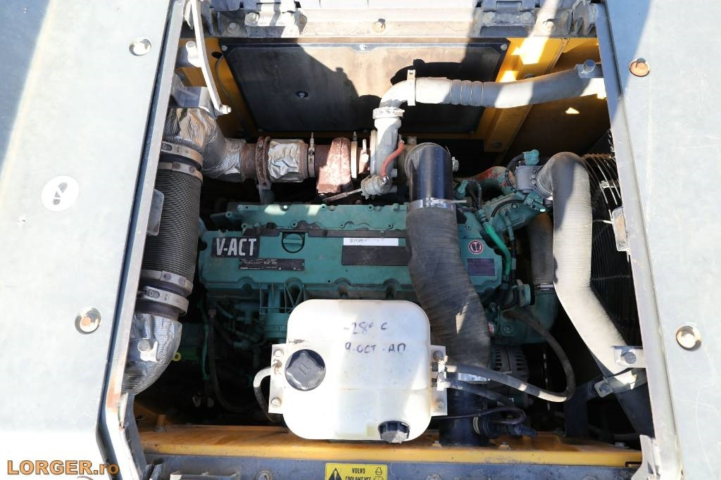 Гусеничный экскаватор Volvo EC 300 EL: фото 10 Гусеничный экскаватор Volvo EC 300 EL: фото 10