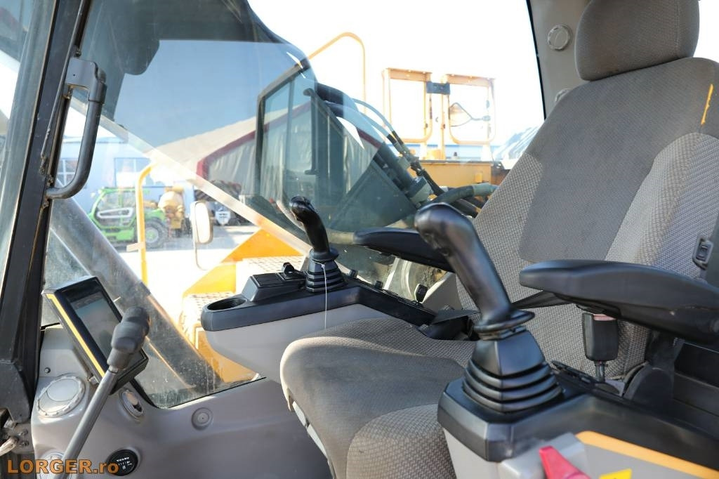 Гусеничный экскаватор Volvo EC 300 EL: фото 13 Гусеничный экскаватор Volvo EC 300 EL: фото 13