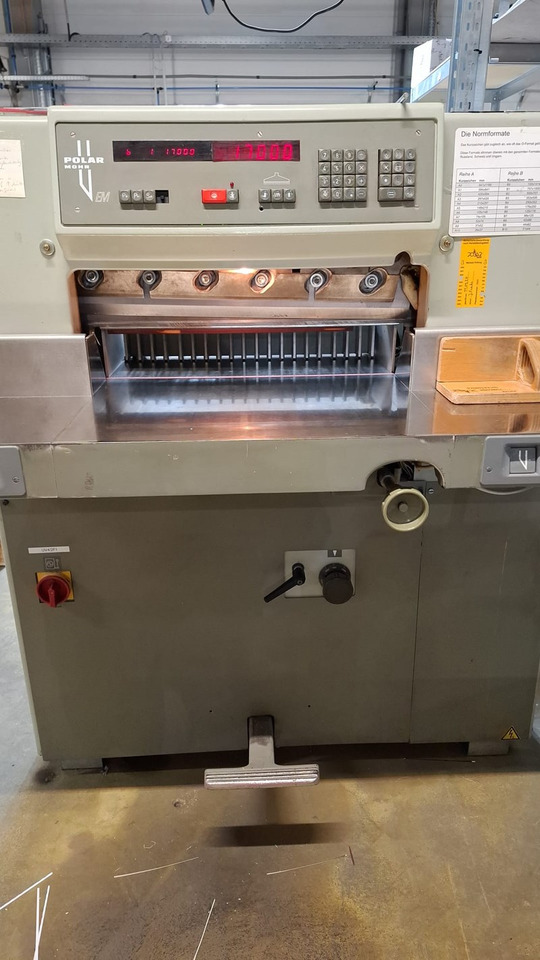 Polar 58 EM - Бумагорезательная машина: фото 2 Polar 58 EM - Бумагорезательная машина: фото 2