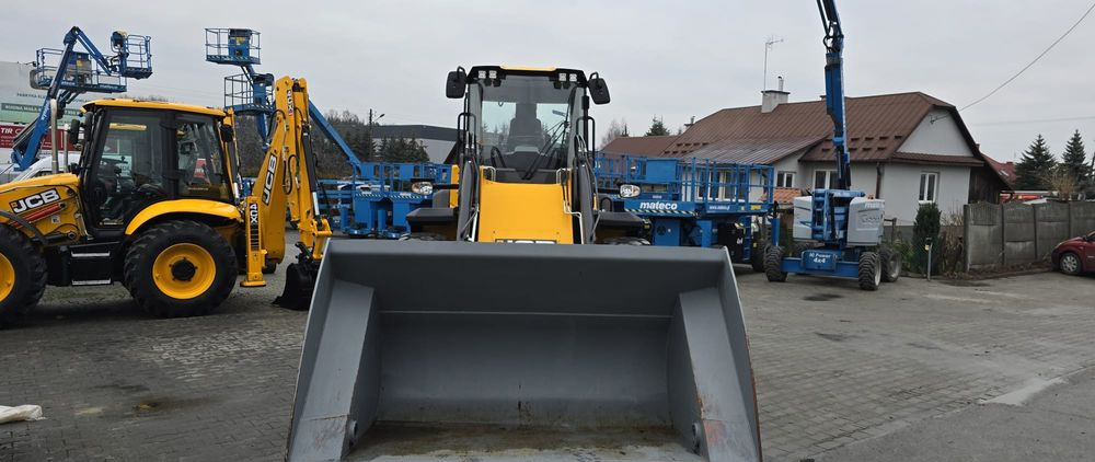 JCB 427 HT - Колёсный экскаватор: фото 4 JCB 427 HT - Колёсный экскаватор: фото 4