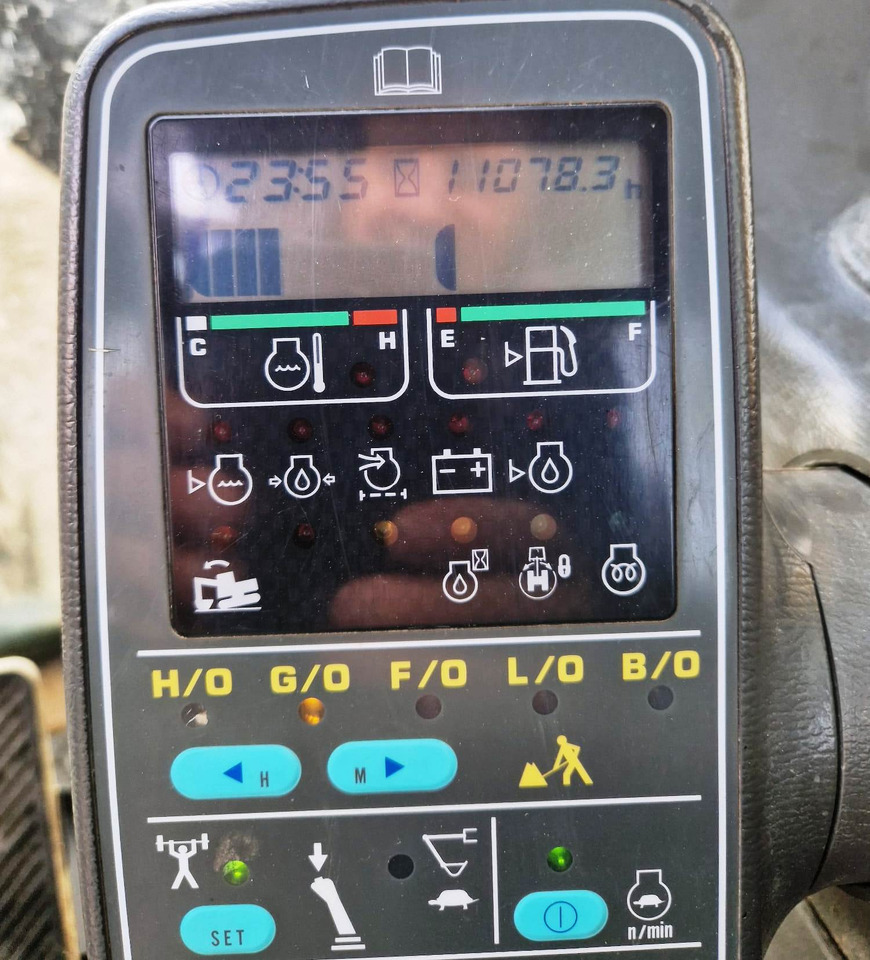 Колёсный экскаватор KOMATSU PW130 ES-6K: фото 11 Колёсный экскаватор KOMATSU PW130 ES-6K: фото 11