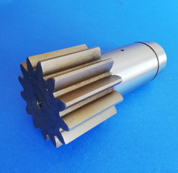 010150A Bobcat 425 Schwenkmotorwelle - Поворотный редуктор для Строительной техники: фото 1 010150A Bobcat 425 Schwenkmotorwelle - Поворотный редуктор для Строительной техники: фото 1