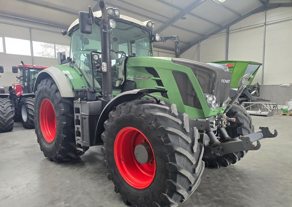 Fendt 826 SCR ProfiPlus - Трактор: фото 3 Fendt 826 SCR ProfiPlus - Трактор: фото 3