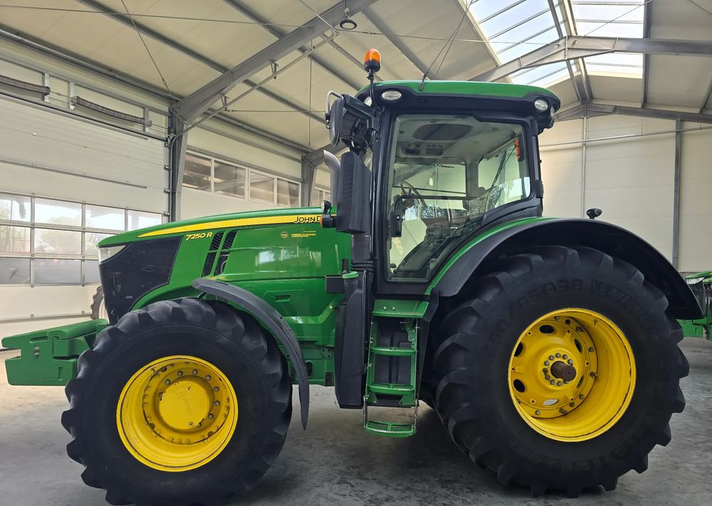 John Deere 7250R - Трактор: фото 3 John Deere 7250R - Трактор: фото 3