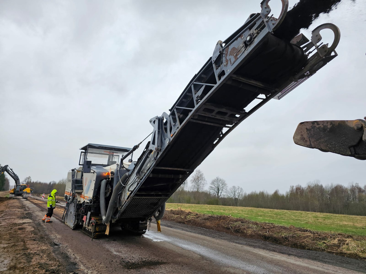 WIRTGEN W220 - Дорожная фреза: фото 4 WIRTGEN W220 - Дорожная фреза: фото 4