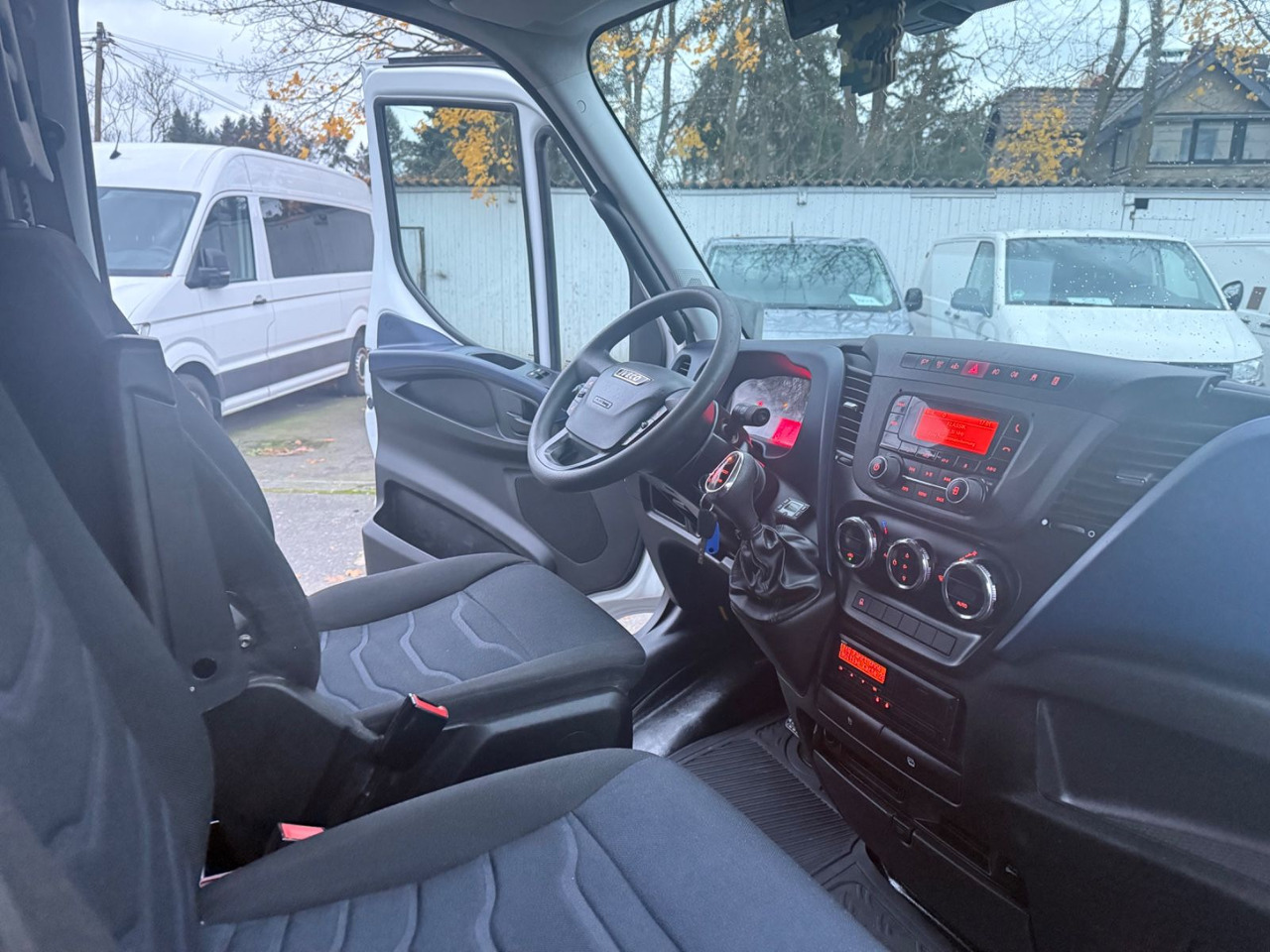 Цельнометаллический фургон Iveco Daily Kasten HKa 35 S 16 AUTOMATIK: фото 12