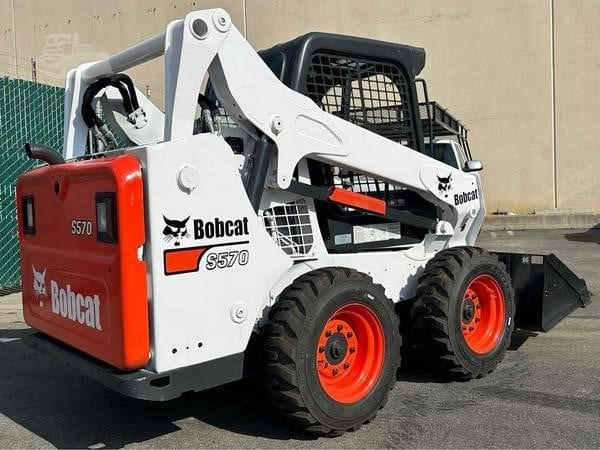 BOBCAT S570 - Мини-погрузчик с бортовым поворотом: фото 1 BOBCAT S570 - Мини-погрузчик с бортовым поворотом: фото 1