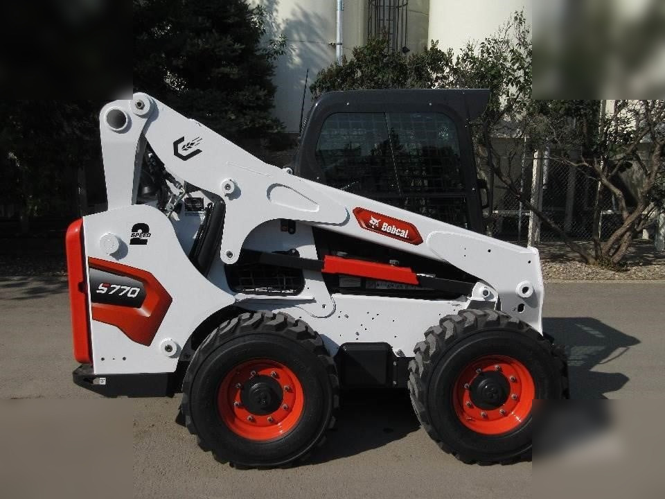 BOBCAT S770 - Мини-погрузчик с бортовым поворотом: фото 3 BOBCAT S770 - Мини-погрузчик с бортовым поворотом: фото 3