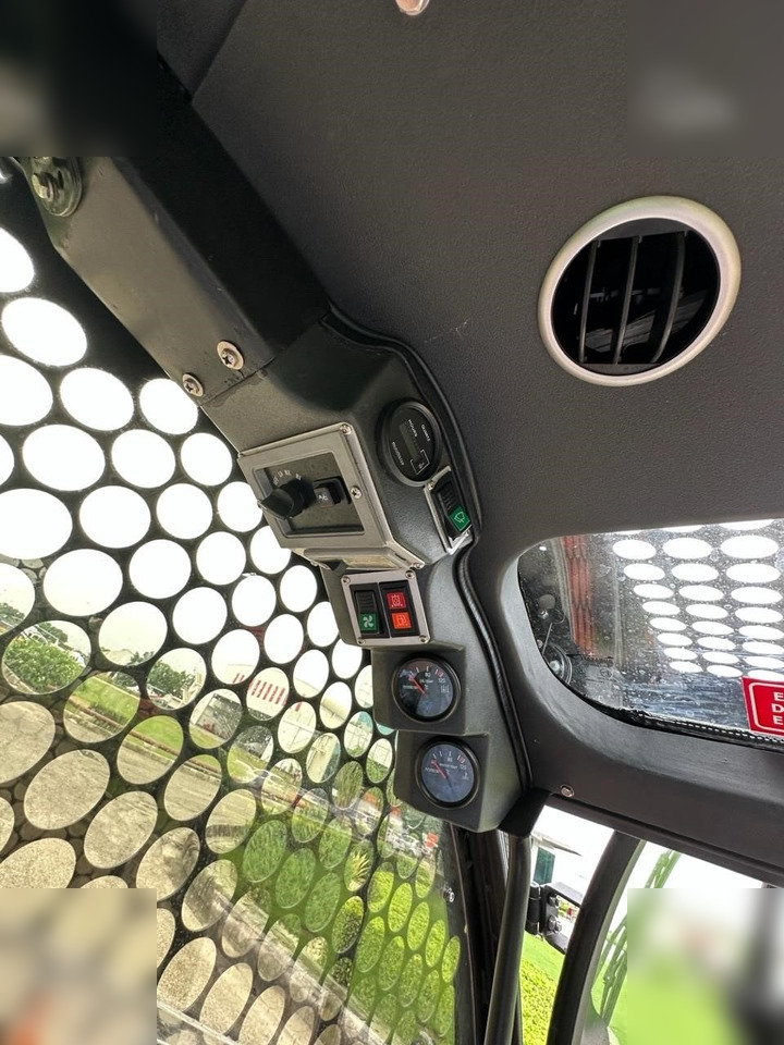 Новый Мини-погрузчик с бортовым поворотом DELCO SSL175: фото 17