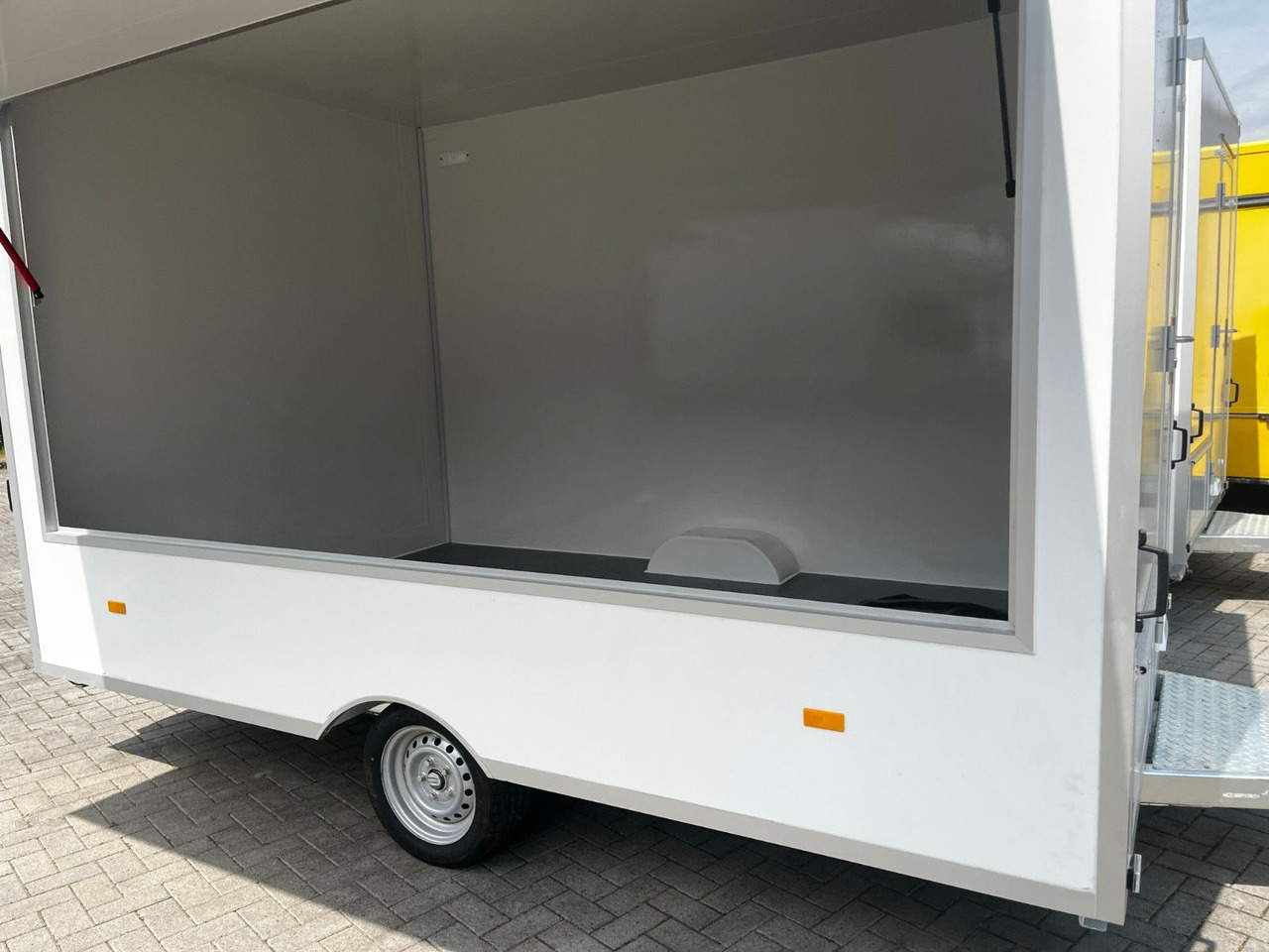 Esselmann Sandwichanhänger Verkaufsanhänger leer - Торговый прицеп: фото 3 Esselmann Sandwichanhänger Verkaufsanhänger leer - Торговый прицеп: фото 3