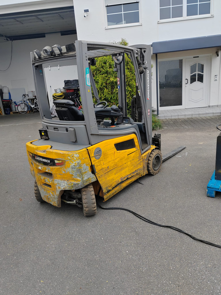 Электропогрузчик Jungheinrich EFG320 no battery ( 3 st paket ): фото 10