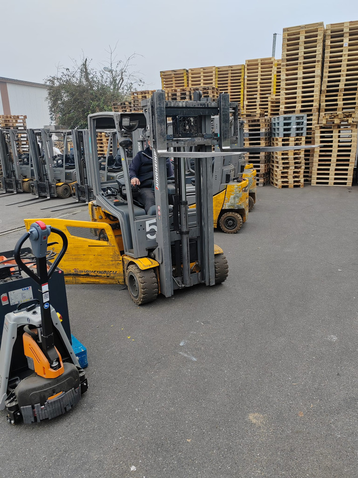 Электропогрузчик Jungheinrich EFG320 no battery ( 3 st paket ): фото 16