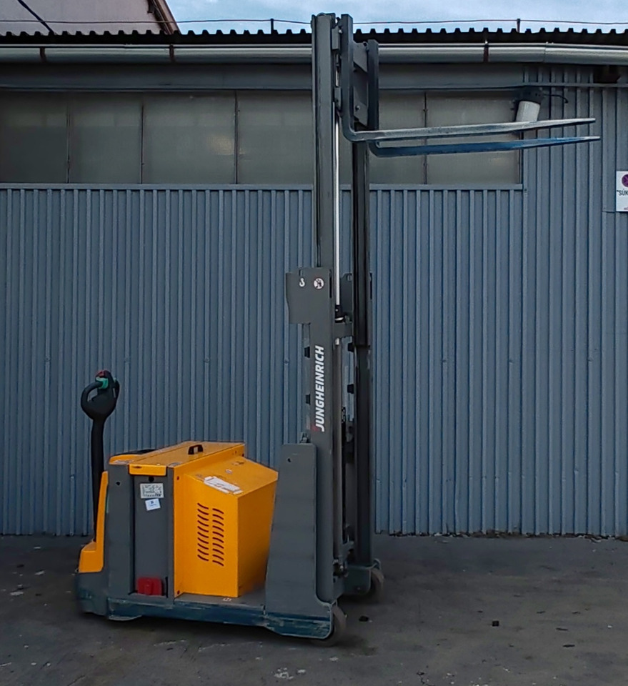 Jungheinrich EJG112 batt2022/ 2019y/ 13434mh/ 2.5m/ tilt - Штабелер: фото 4 Jungheinrich EJG112 batt2022/ 2019y/ 13434mh/ 2.5m/ tilt - Штабелер: фото 4