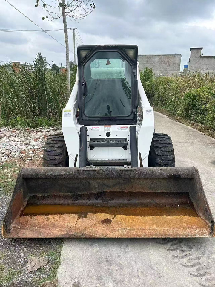 Bobcat S300 - Мини-погрузчик с бортовым поворотом: фото 3 Bobcat S300 - Мини-погрузчик с бортовым поворотом: фото 3