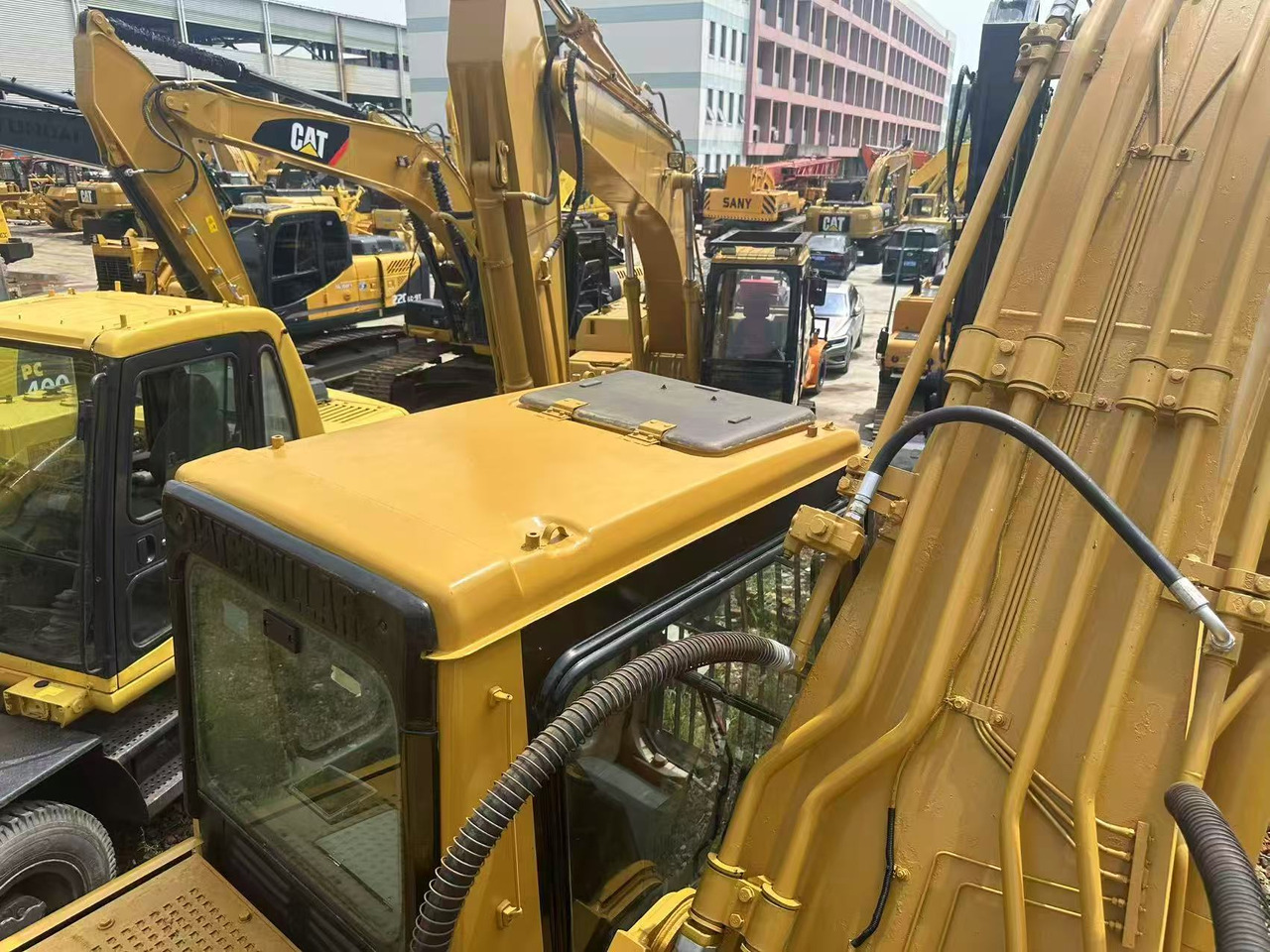 CAT 330BL - Гусеничный экскаватор: фото 4 CAT 330BL - Гусеничный экскаватор: фото 4