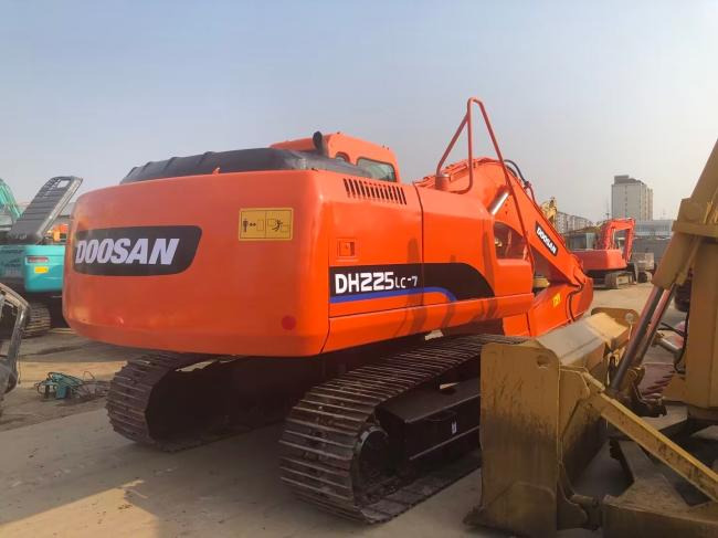 DOOSAN DH225 - Гусеничный экскаватор: фото 5 DOOSAN DH225 - Гусеничный экскаватор: фото 5
