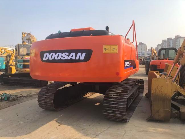 DOOSAN DH225 - Гусеничный экскаватор: фото 3 DOOSAN DH225 - Гусеничный экскаватор: фото 3