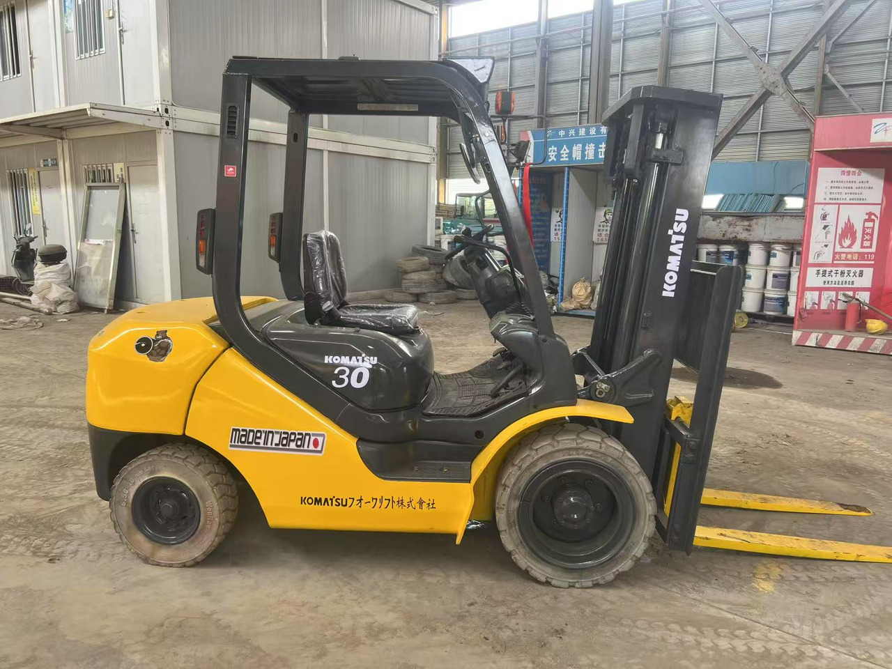 Komatsu FD30-16 - Дизельный погрузчик: фото 1 Komatsu FD30-16 - Дизельный погрузчик: фото 1