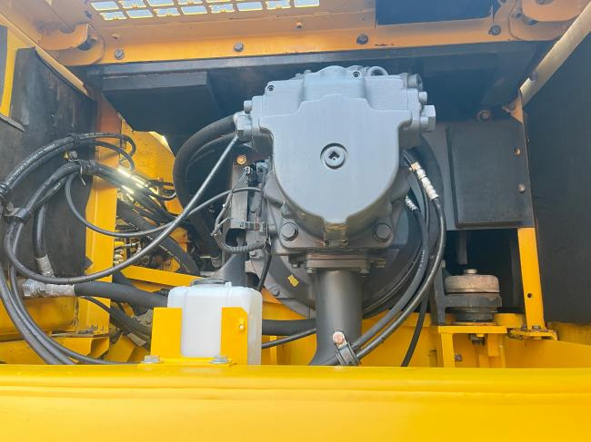 Komatsu PC450 - Гусеничный экскаватор: фото 2 Komatsu PC450 - Гусеничный экскаватор: фото 2