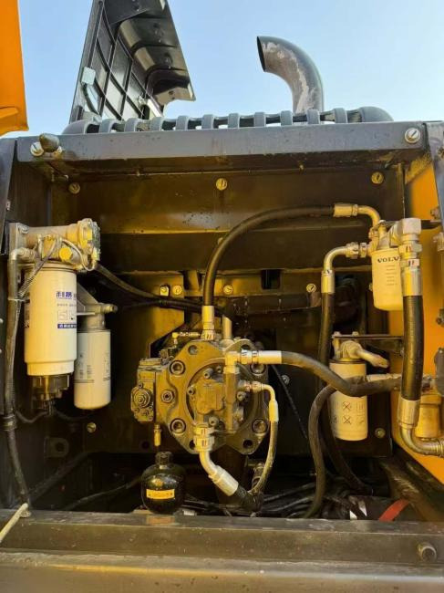 VOLVO EC240 - Гусеничный экскаватор: фото 4 VOLVO EC240 - Гусеничный экскаватор: фото 4