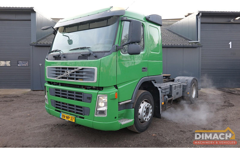 Volvo FM 300 4X2 4x2 FM - airco - low km - 22.5 banden - NL truck - i shift - blad lucht geveerd - Тягач: фото 1 Volvo FM 300 4X2 4x2 FM - airco - low km - 22.5 banden - NL truck - i shift - blad lucht geveerd - Тягач: фото 1