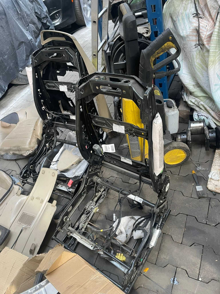 Fotele do Mercedes W 207 kabrio - Другая техника: фото 1 Fotele do Mercedes W 207 kabrio - Другая техника: фото 1