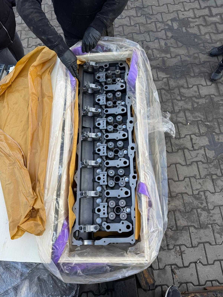 Głowica MAN D2676lf d26 Nowa. - Двигатель: фото 1 Głowica MAN D2676lf d26 Nowa. - Двигатель: фото 1