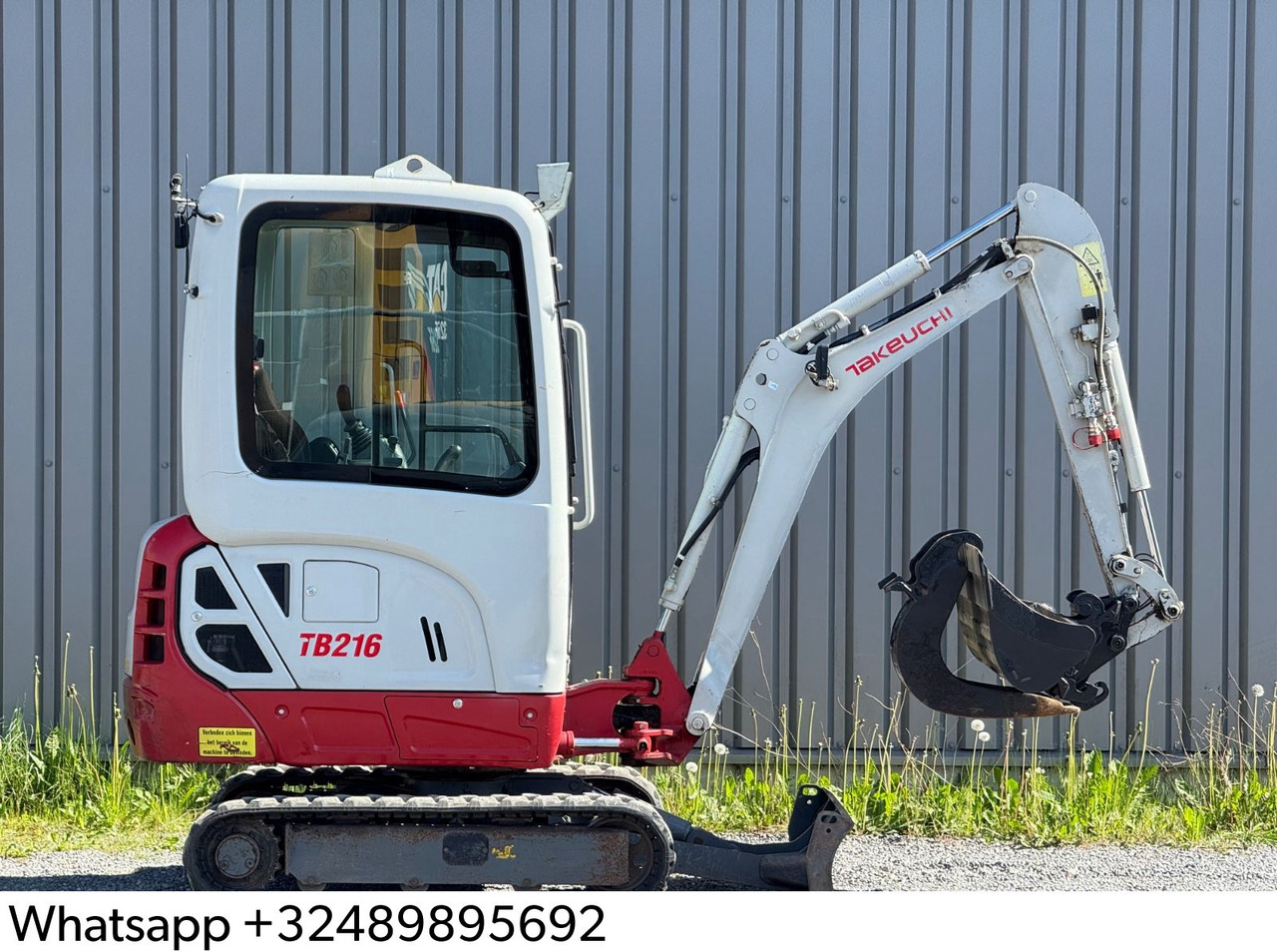 Takeuchi TB216 - Мини-экскаватор: фото 1 Takeuchi TB216 - Мини-экскаватор: фото 1