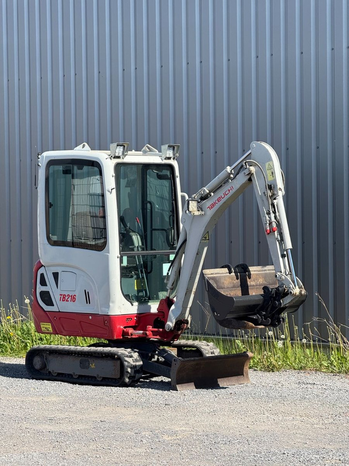 Takeuchi TB216 - Мини-экскаватор: фото 2 Takeuchi TB216 - Мини-экскаватор: фото 2