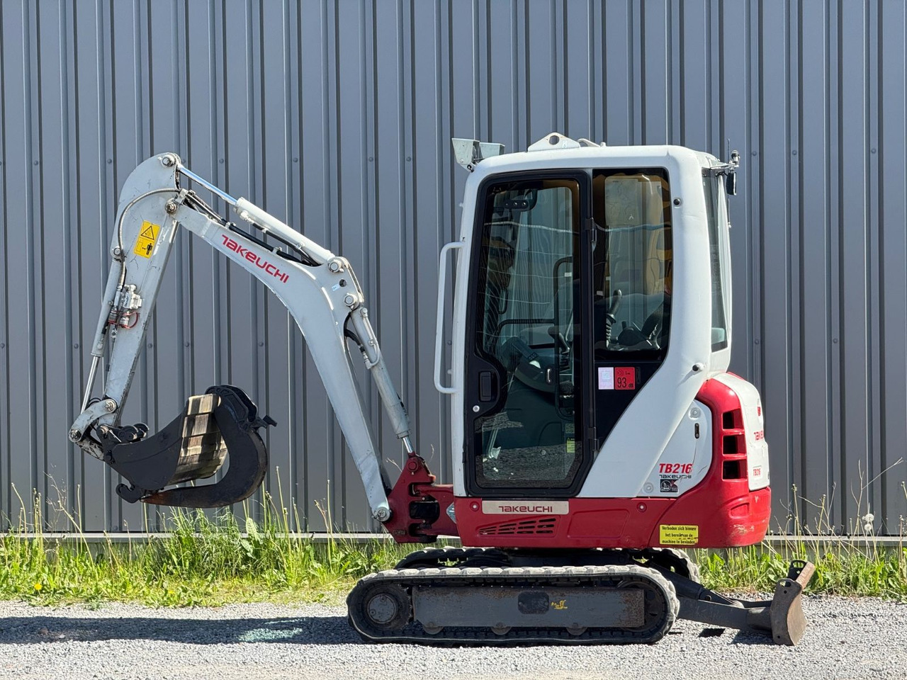 Takeuchi TB216 - Мини-экскаватор: фото 5 Takeuchi TB216 - Мини-экскаватор: фото 5