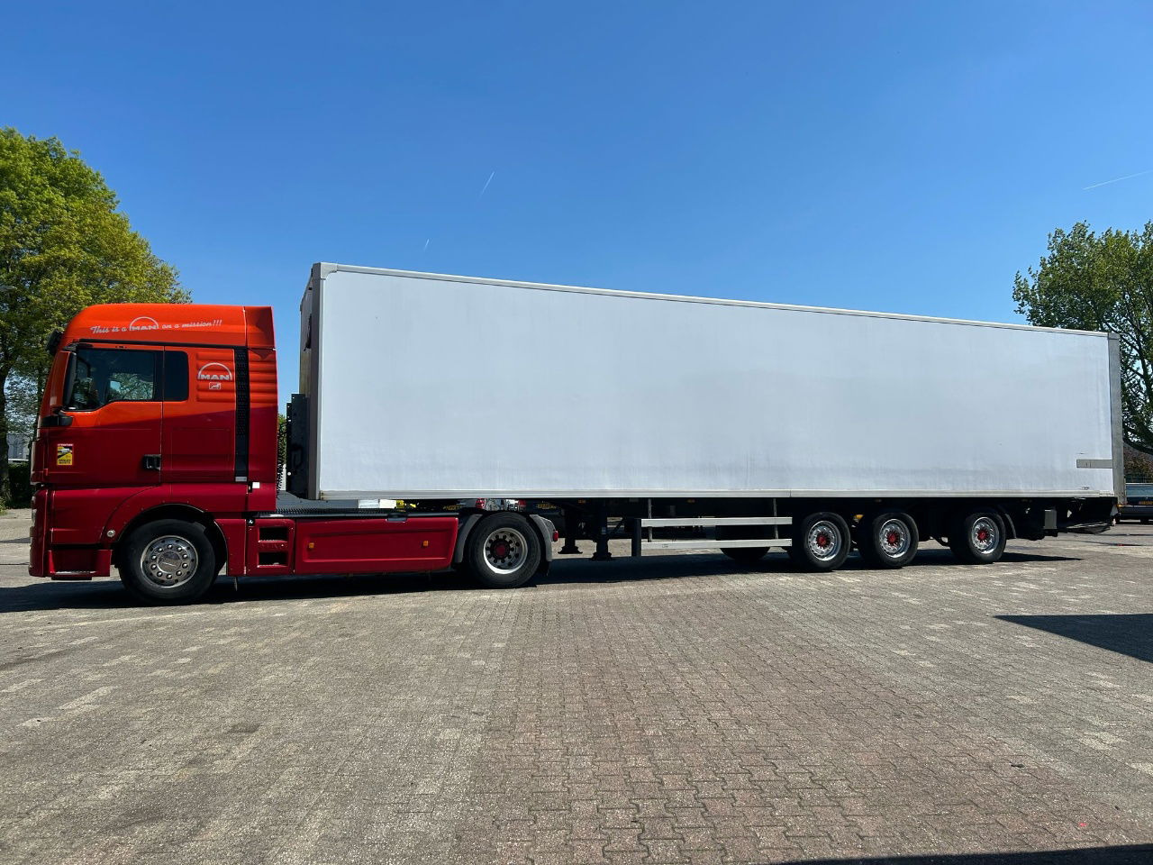 MAN TGX + kasttrailer / NL BE Verhuur / € 750 per week / Direct inzetbaar - Тягач: фото 2 MAN TGX + kasttrailer / NL BE Verhuur / € 750 per week / Direct inzetbaar - Тягач: фото 2
