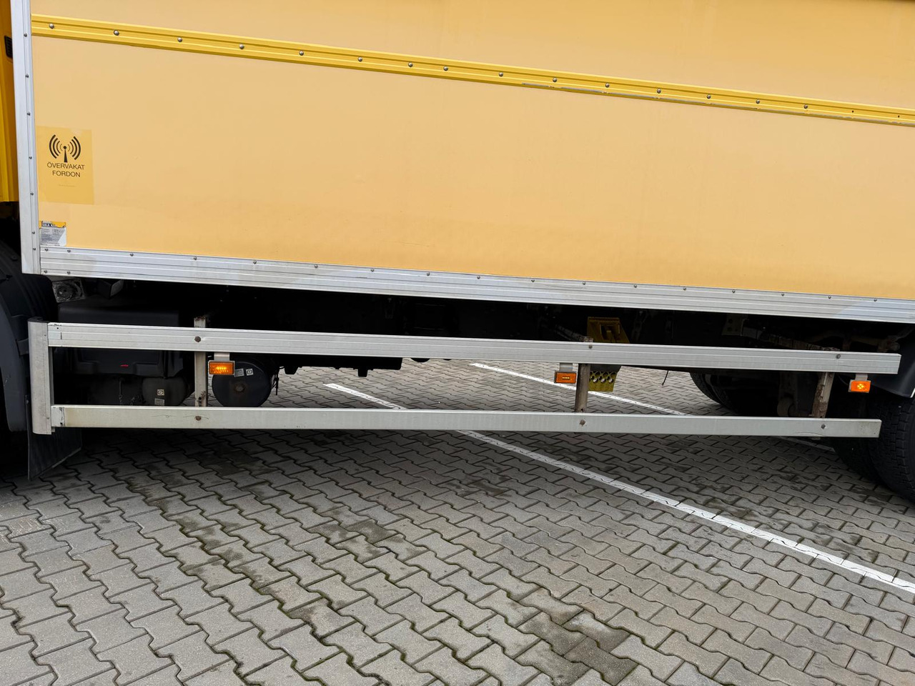 SCANIA P230 - Грузовик с закрытым кузовом: фото 4 SCANIA P230 - Грузовик с закрытым кузовом: фото 4