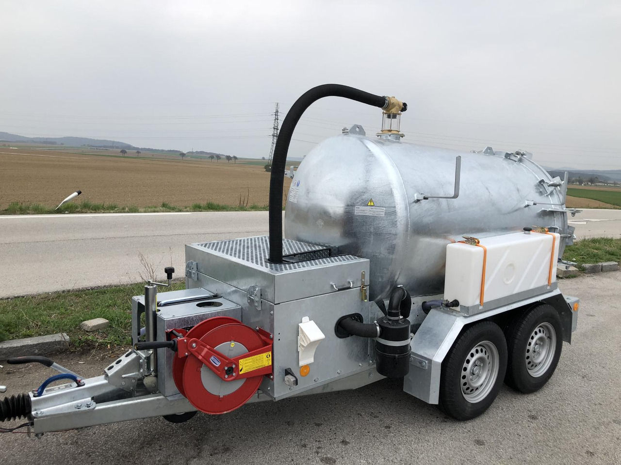Vacuum system1500l / M-Vac 2000 - Ассенизатор: фото 1 Vacuum system1500l / M-Vac 2000 - Ассенизатор: фото 1